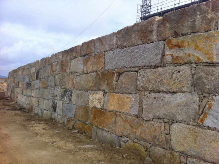 muro de contención para finca en Ponteareas